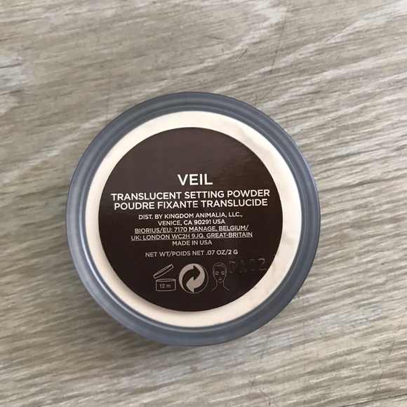 HOURGLASS NEW Veil Translucent Setting Powder - Picture 3 of 8